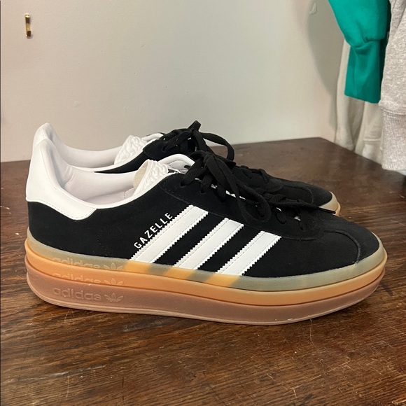 Adidas Gazelle Women's Black and White Sneakers - Picture 6 of 6